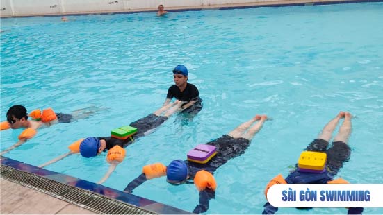 Hình ảnh lớp bơi nhóm ở Quận Gò Vấp